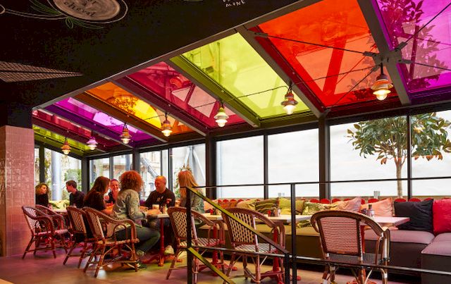 film décoratif couleur restaurant mama shelter toulouse